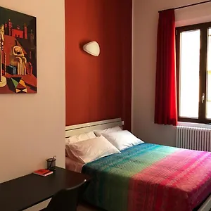 triquetra-rooms-for-rent.emilia-romagnahotels.net/